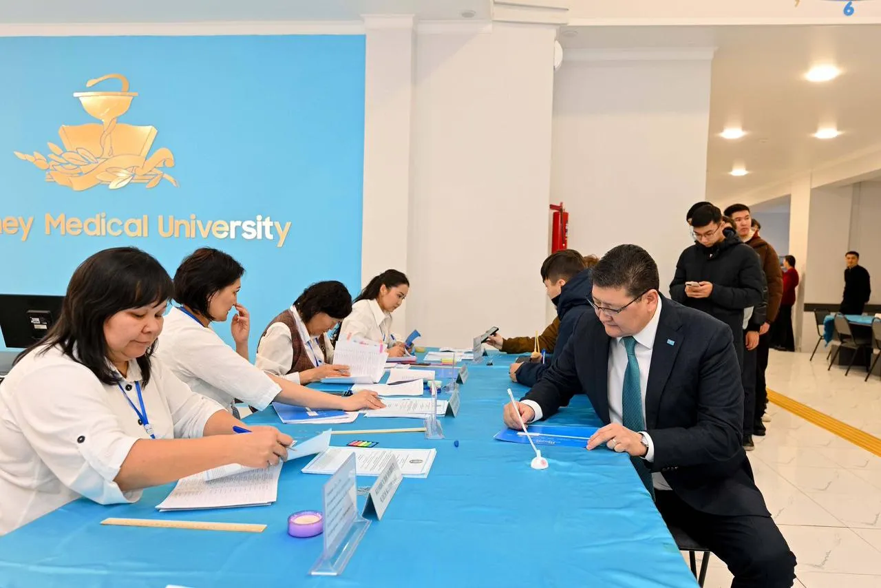 Абай облысының әкімі референдумда дауыс берді