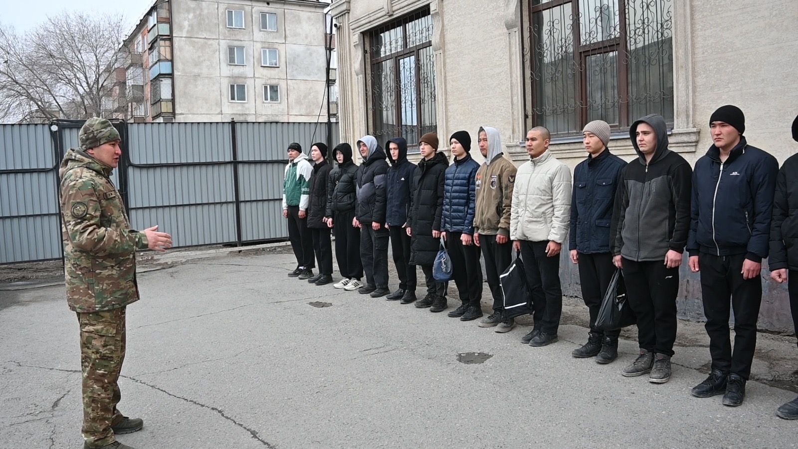 Көктемгі әскерге шақырылғандардың соңғы тобы Шекара қызметіне аттанды