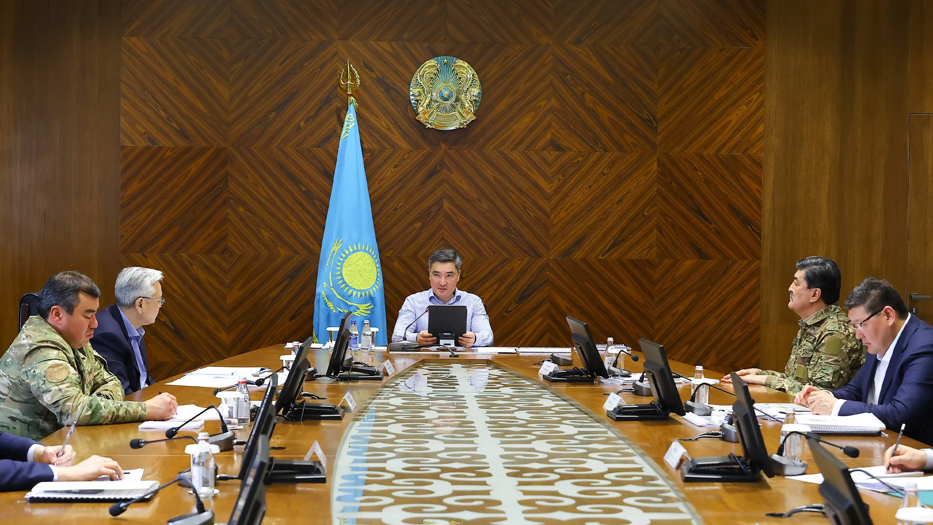 Олжас Бектенов провел в области Абай заседание Республиканского оперативного штаба по ликвидации ЧС