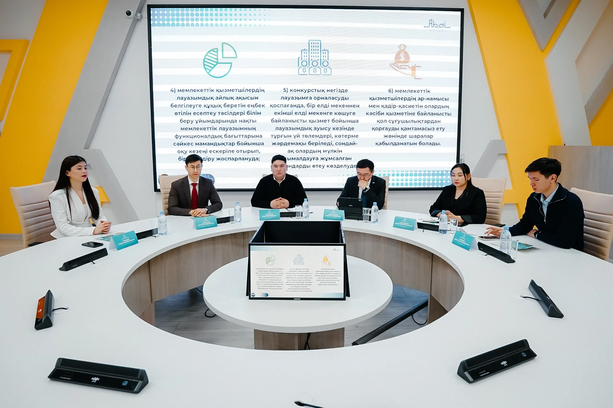 Закон и будущее: в Семее прошла встреча с молодежью