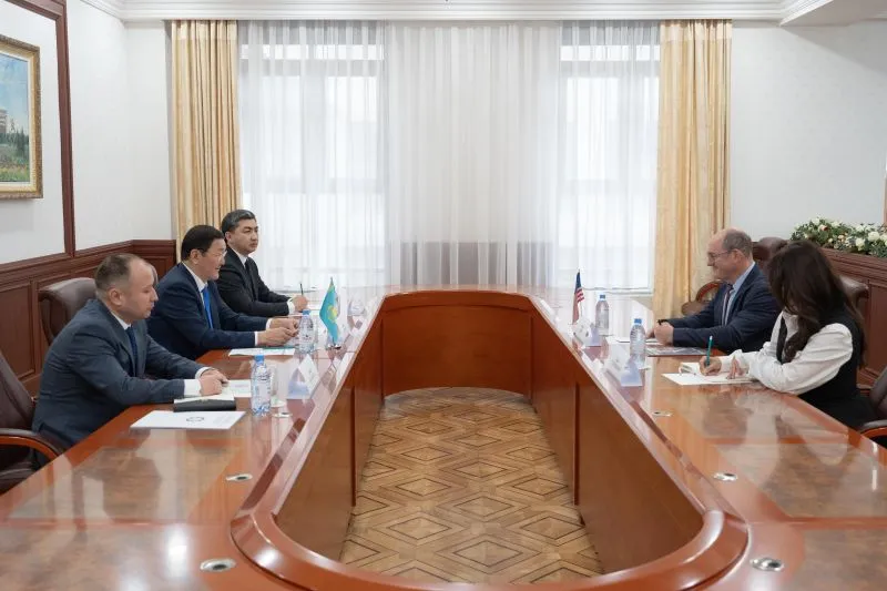 Бас Прокурор Қазақстандағы Америкалық сауда палатасы өкілдерін және ірі инвестор компанияларды қабылдады