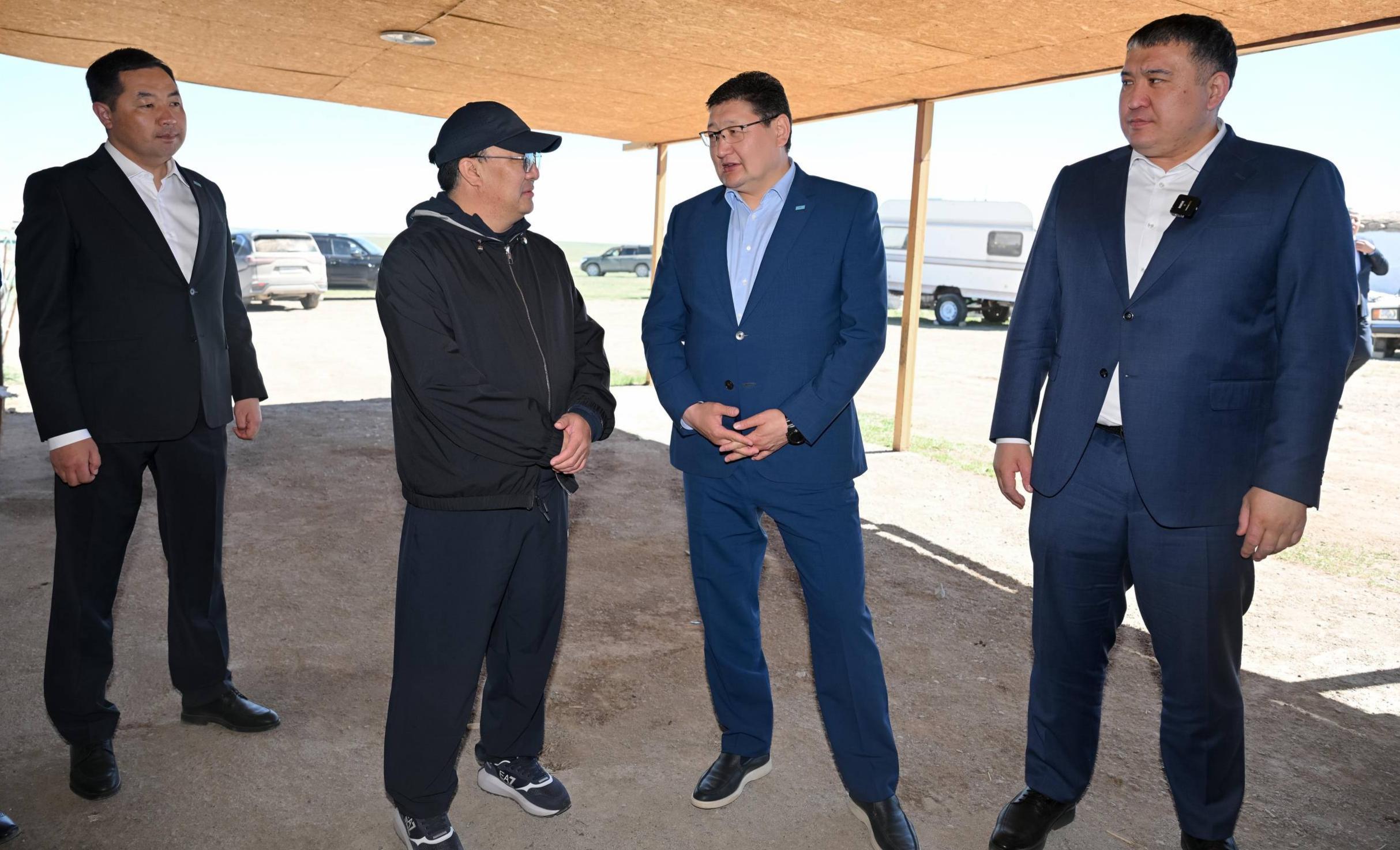 Берік Уәли шалғайдағы Көксала ауылының тұрғындарымен кездесті