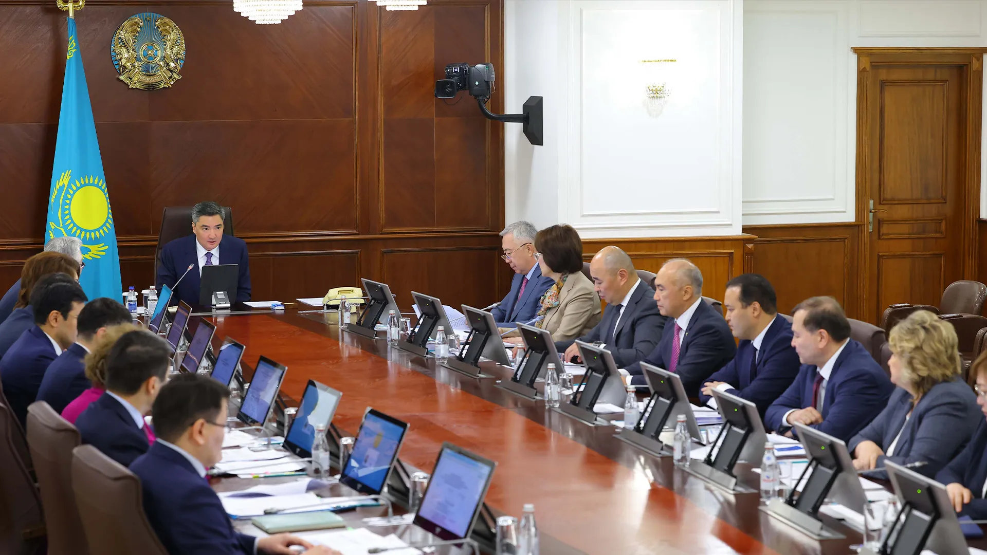 Олжас Бектенов провел заседание Совета отечественных предпринимателей по вопросам развития фармацевтической и медицинской промышленности